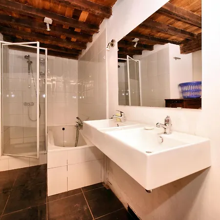 Spacious Stay, Tenneville, Cleaning Included Сasa de vacaciones